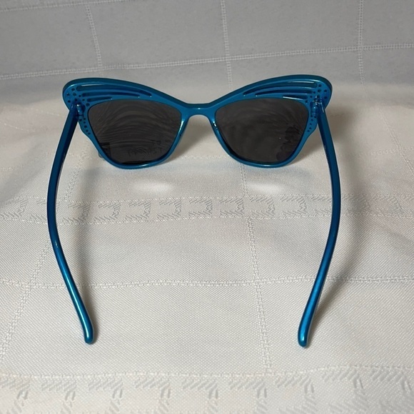 *5 for $25* NWOT Kids FGX International Fashion Sunglasses Blue Cat Eye - Picture 4 of 4